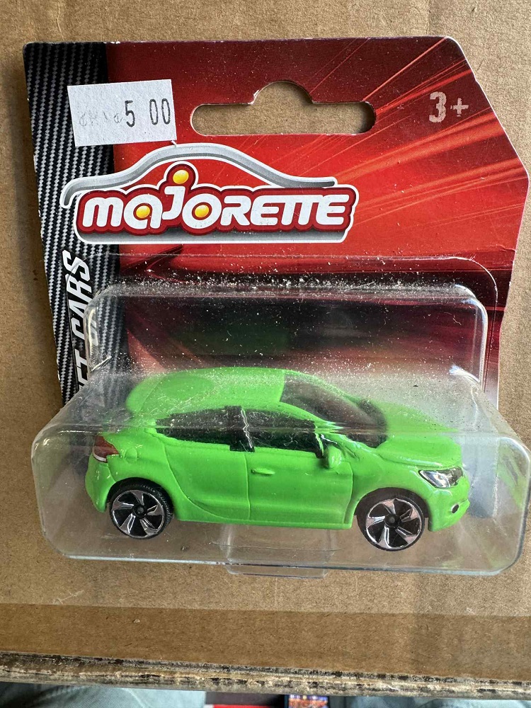 Street Cars Hangsell - Light Green Sedan