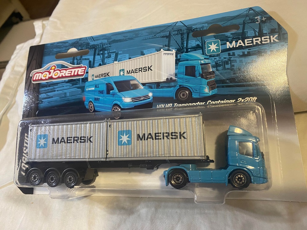 Maersk Volvo Transporter With 2 x 20ft Containers