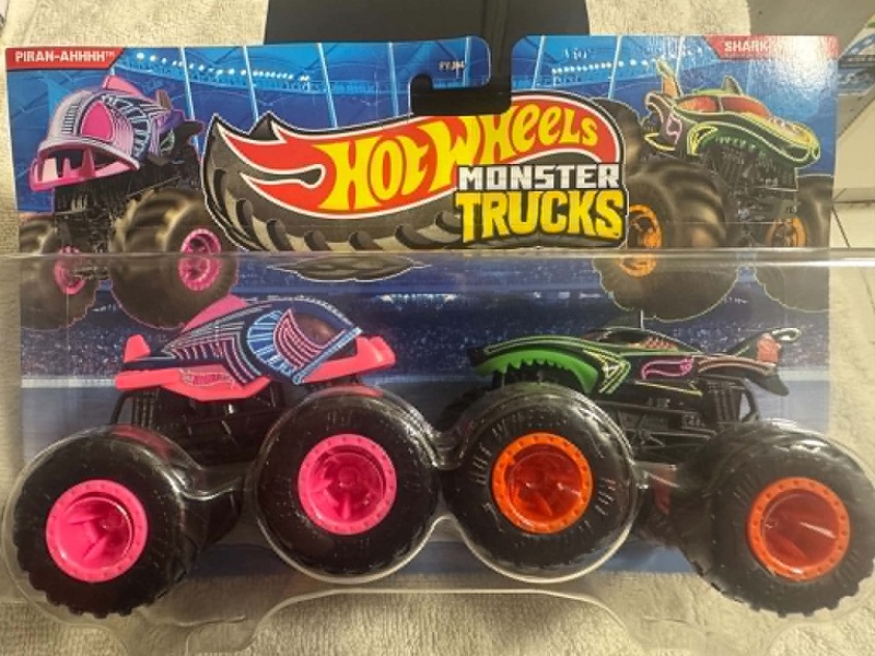 Monster Trucks Piran-Ahhhh & Shark Wreak