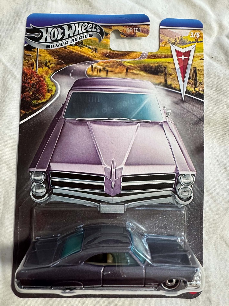 Silver Series '65 Pontiac Bonneville