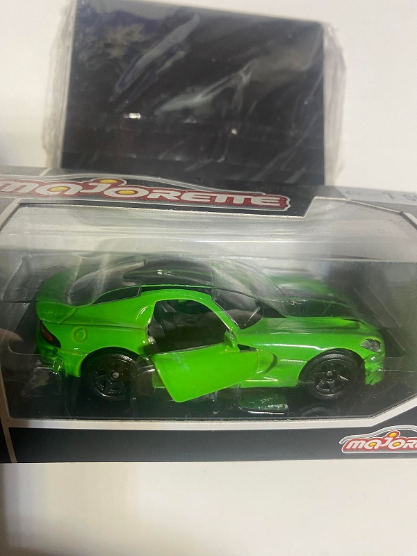 Sports Car - Dodge Viper SRT Green