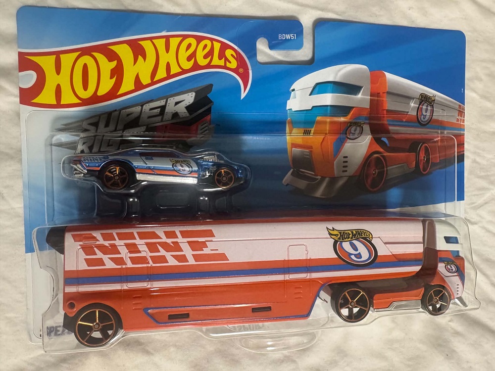 Super Rigs Speedway Hauler